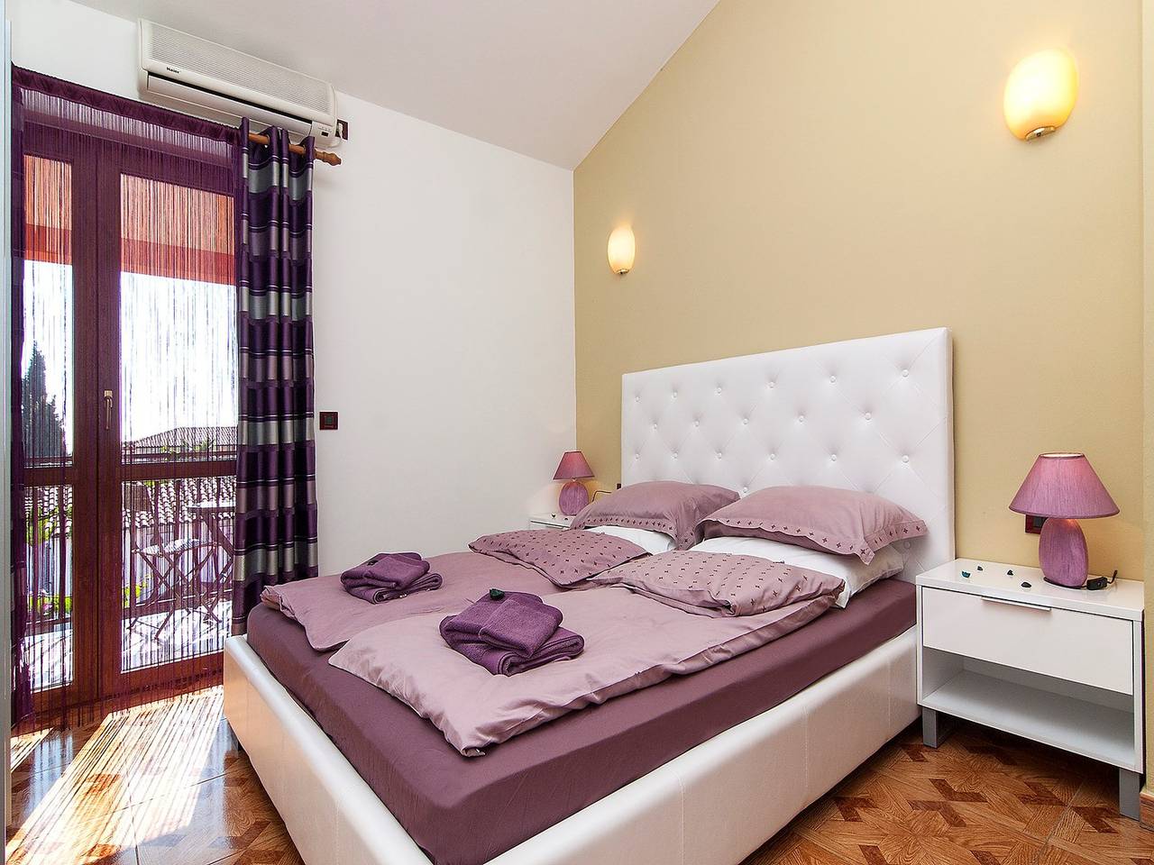 Entire apartment, Studio perfect for couples in peaceful area of Rovinj, just 10 minutes walk from old town in Rovinj, Rovinj region