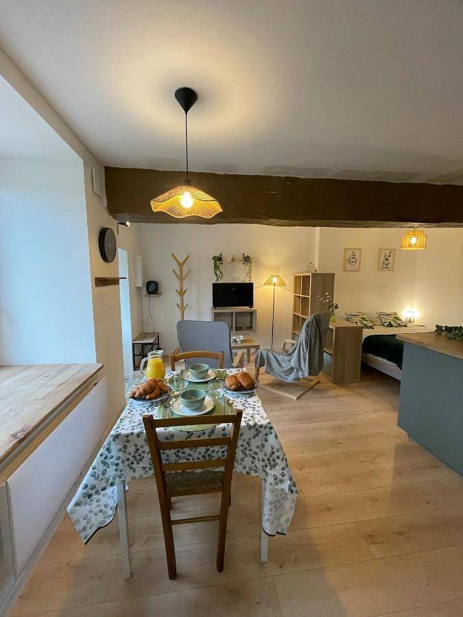 Location de vacances pour 2 personnes, avec Terrasse et Vue à Montaudin