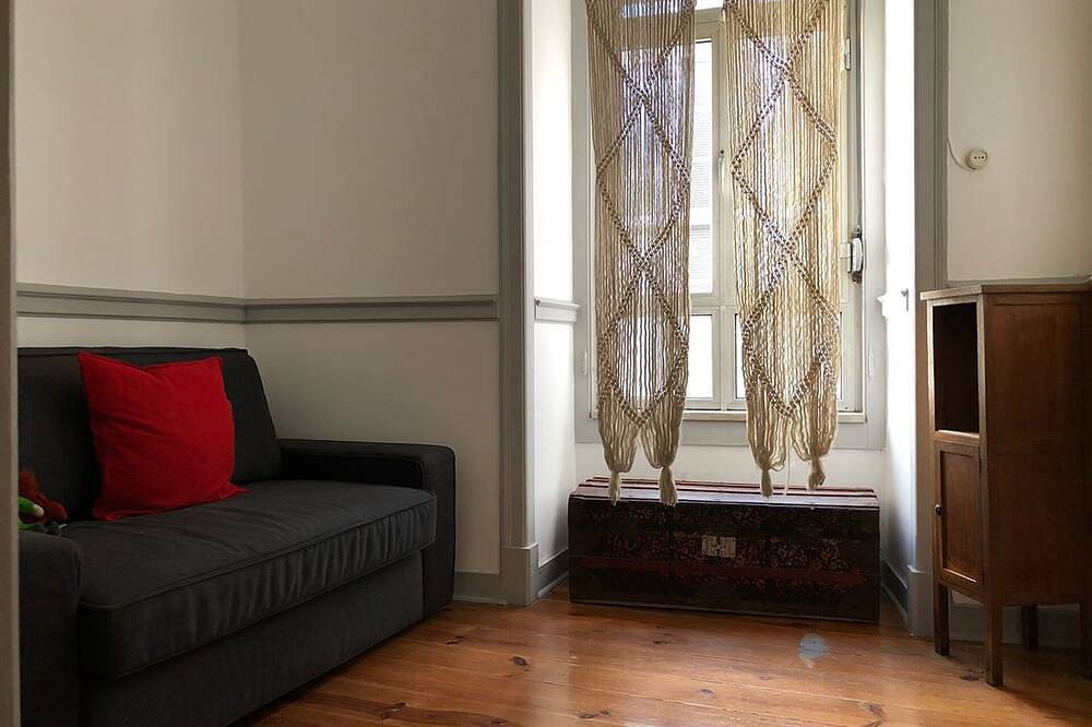 Ganze Wohnung, Charming Lemon Tree House in Santa Maria Maior, Costa de Lisboa