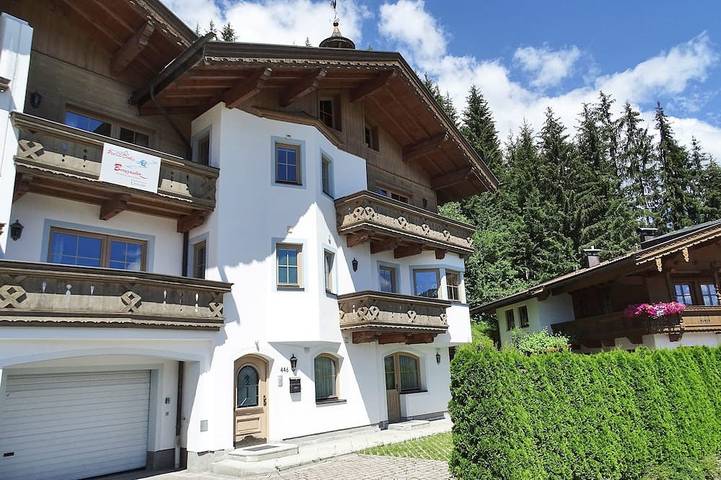 Chalet für 20 Personen, mit Balkon und Sauna sowie Garten in Hippach