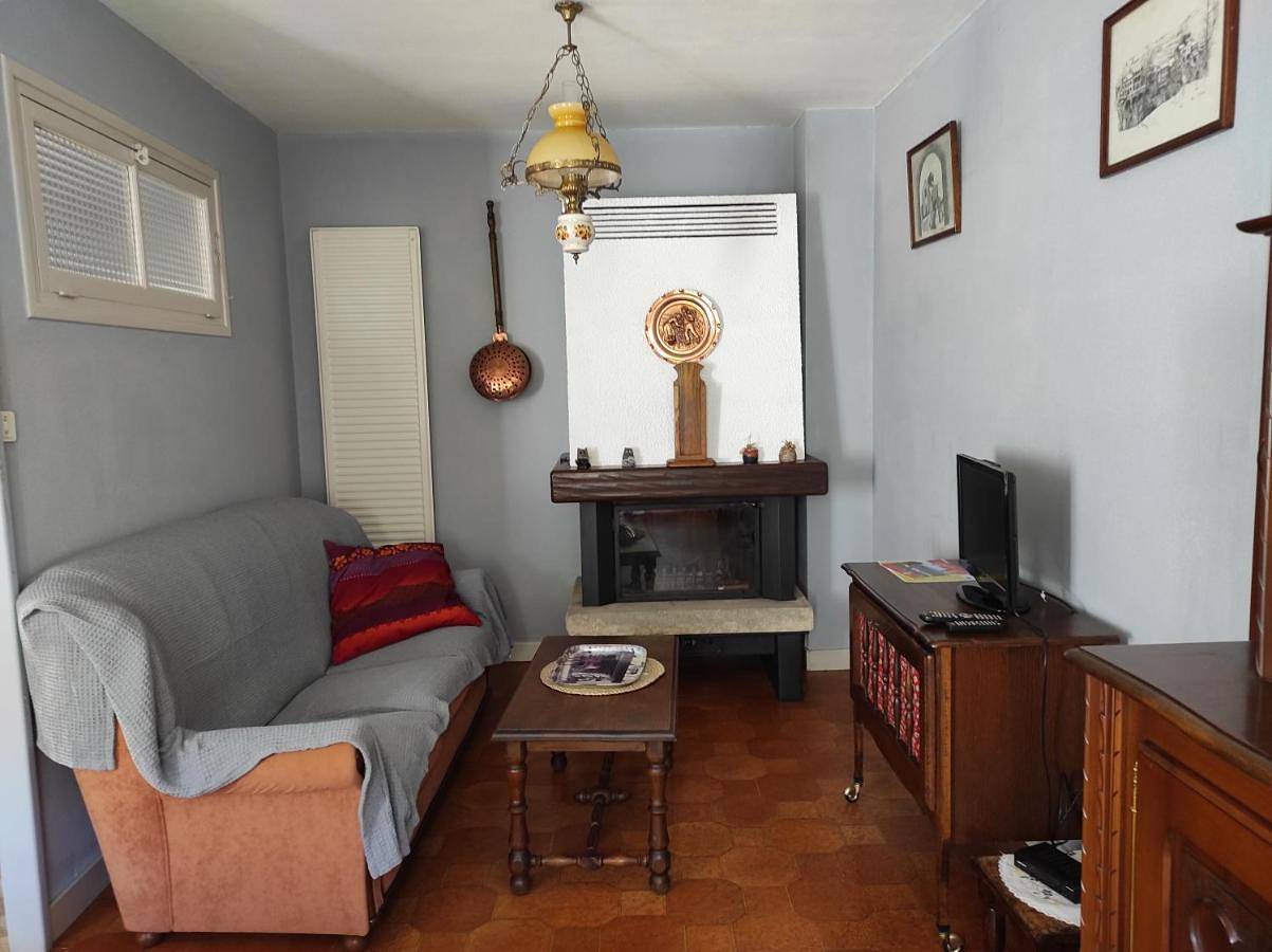 Appartement entier, La Fenière, Maison de village à Auzon in Auzon, Parc Naturel Régional Livradois-Forez
