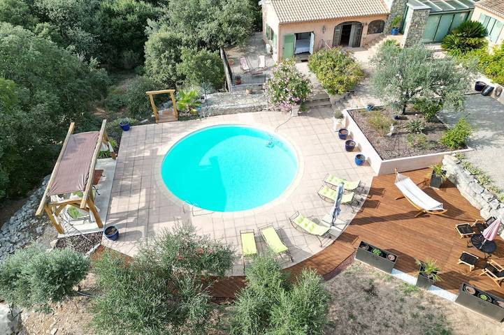 Chambre D'hôtes Indépendante vue Piscine Avec sa Cuisine D'été in Callas, Draguignan Region