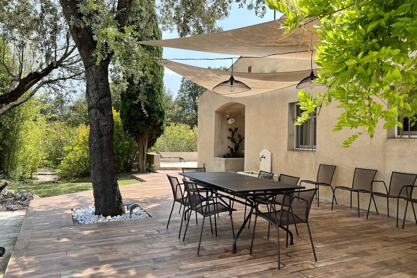 Villa Maya : grande villa et piscine incroyable au pied du Luberon in Mérindol, Parc naturel régional du Luberon