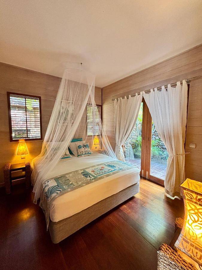 Alojamiento y desayuno para 4 personas, con piscina además de vistas y jardín - 1