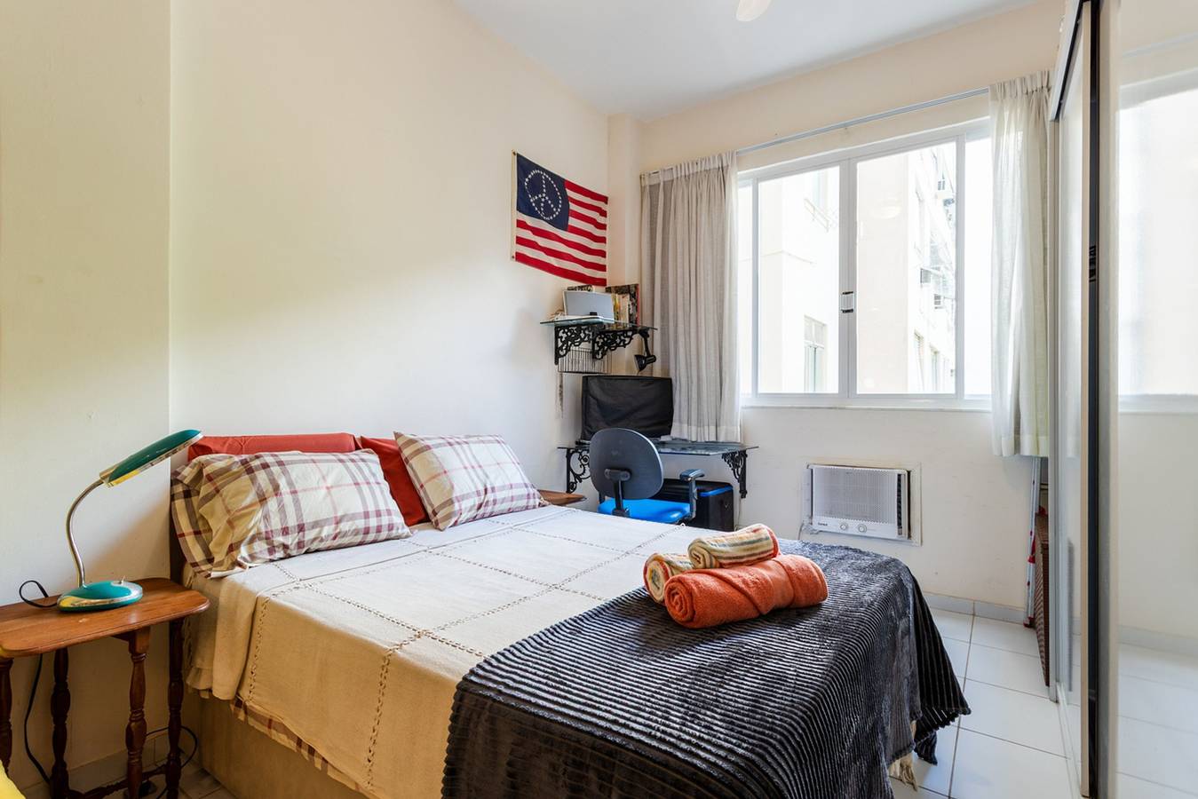 Entire apartment, Loft com Ar Condicionado e Wi-fi a 140m da Praia in Leme (RJ), Rio de Janeiro