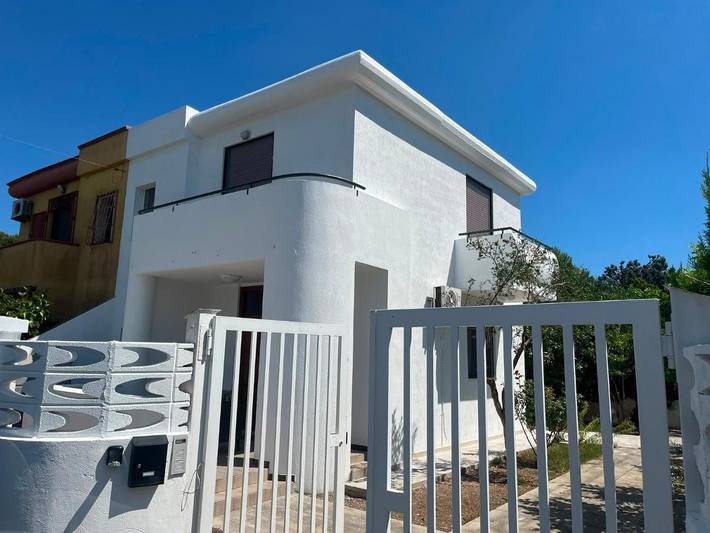 Villa per 4 persone, con Balcone e Terrazza nonché Panorama a Leporano