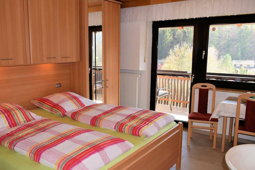 Doppelzimmer mit Balkon (Etagendusche/Wc) - Gästehaus Grau in Egloffstein, Frankenalb