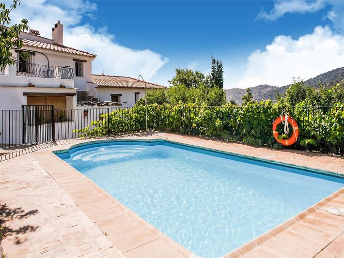 Rustic Cottage in Laroya with Swimming Pool and Terrace in Laroya, Cordillera Penibética