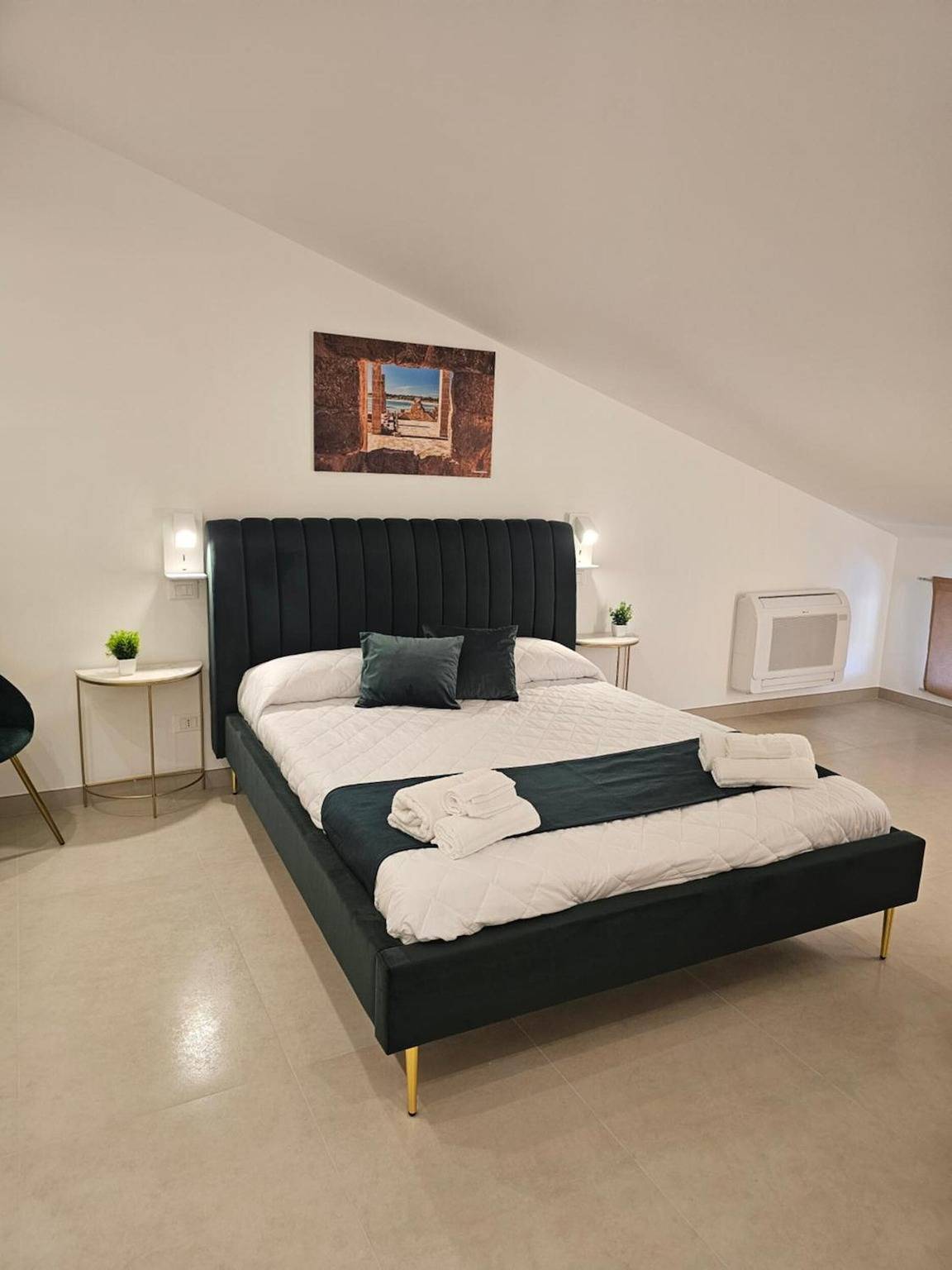 Chambre Queen avec Jacuzzi et Terrasse Privée – Aura Beb in Pachino, Province de Syracuse