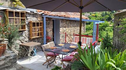 Gîte pour 3 personnes, avec vue et terrasse, animaux acceptés à Mars (Gard)