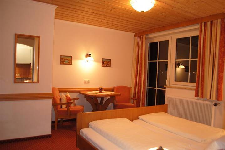 Gîte pour 2 personnes, avec jardin ainsi que vue et balcon à Holzgau - 4