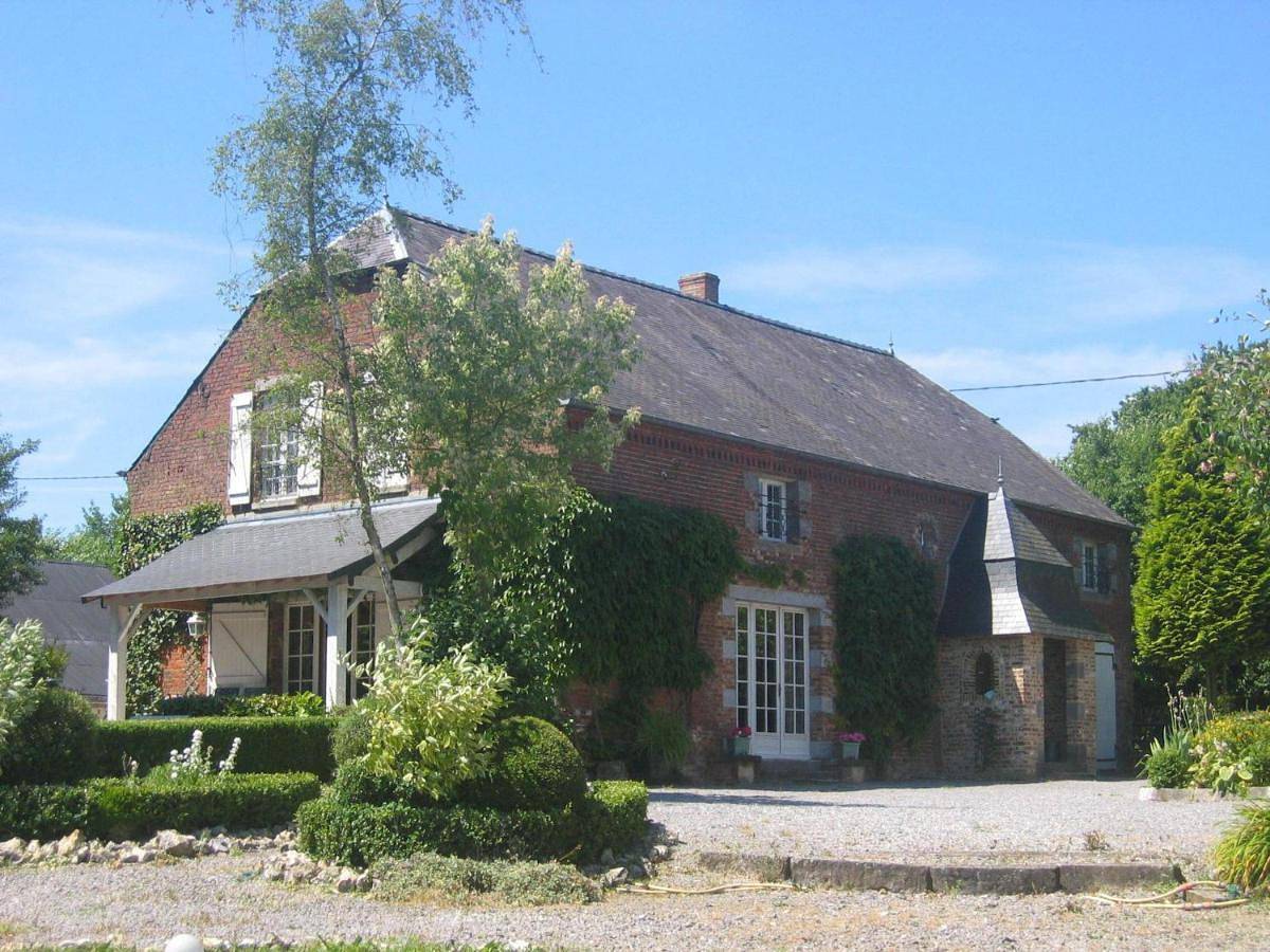 Five-Bedroom Holiday Home in Englancourt, Aisne