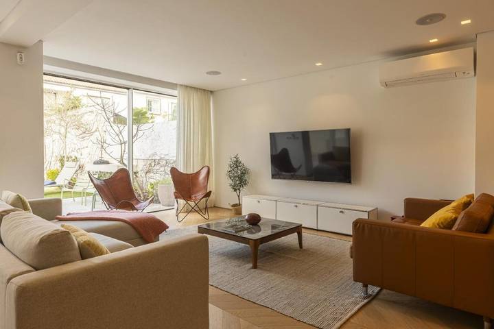 Villa voor 8 personen, with tuin and balkon as well as zwembad in Lissabon