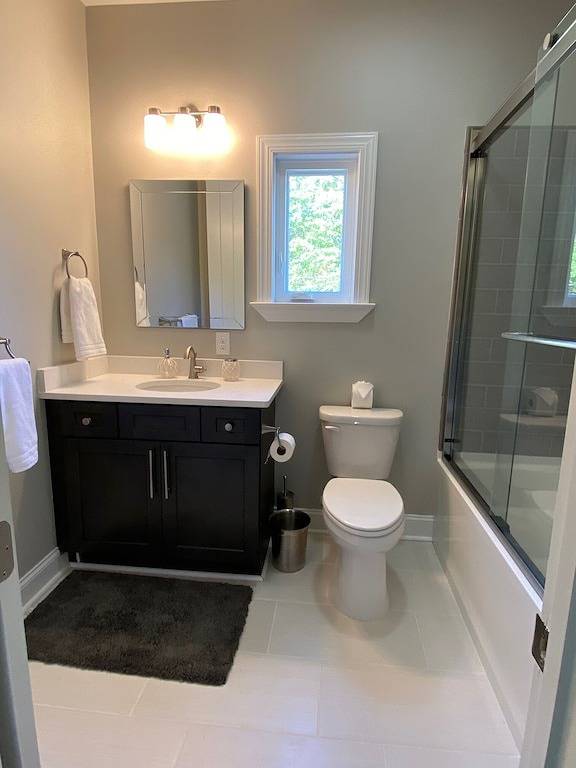 Vacation house for 6 people, with terrace and yard in Lake Norman