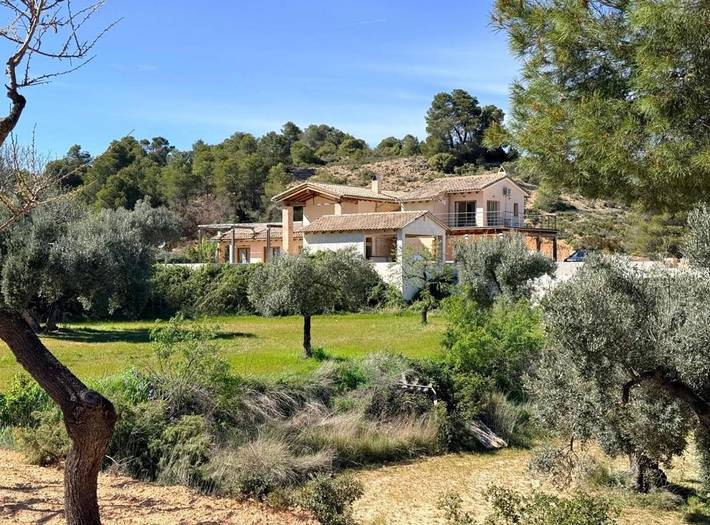 Casa rural para 10 personas, con Balcón y Terraza además de Jardín y Piscina en Cretas