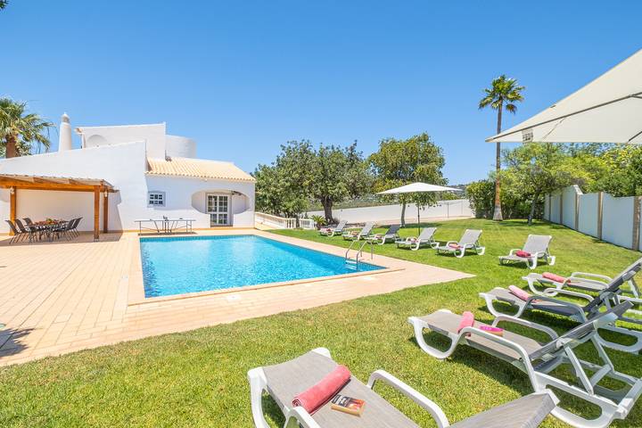 Location de vacances pour 16 personnes, avec balcon et jardin à Faro - 2