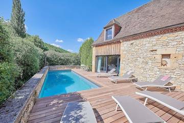 Gîte pour 6 personnes, avec jardin à Saint-Amand-de-Coly