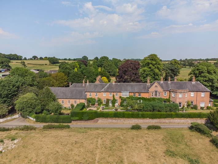 Cottage for 9 people, with garden in Derbyshire