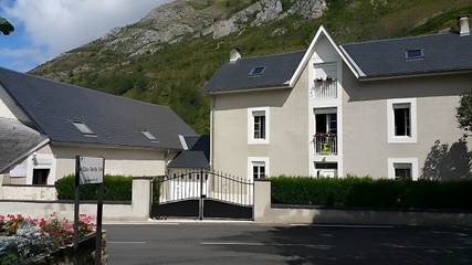 Gîte pour 10 personnes, avec jardin et terrasse, animaux acceptés à Campan