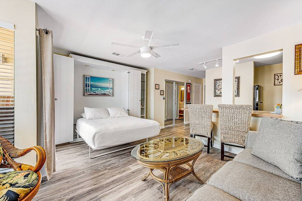 Ganze Wohnung, Sparkling Studio with Shared Pools, Hot Tubs, Golf, Tennis, & a Private Beach in Destin, Emerald Coast