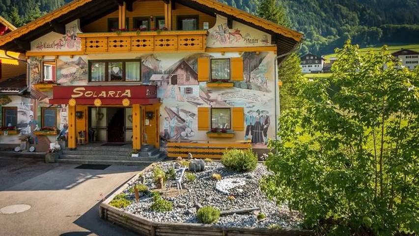 Hütte für 3 Personen, mit Garten und Pool in Vorarlberg