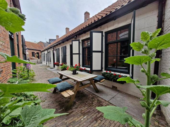 Location de vacances pour 3 personnes, avec Terrasse ainsi que Jardin et Vue à Terneuzen - 2