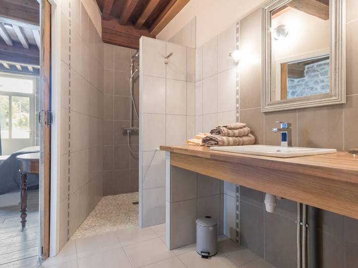Gästezimmer im Morvan mit Parkplatz und Küchennutzung in Dun-les-Places, Naturpark Morvan
