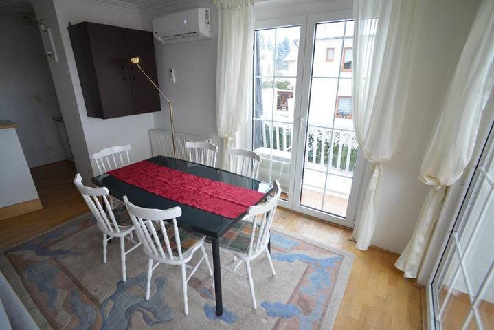 Gîte pour 6 personnes, avec piscine et vue sur le lac ainsi que vue et jardin à Plzeň - 3