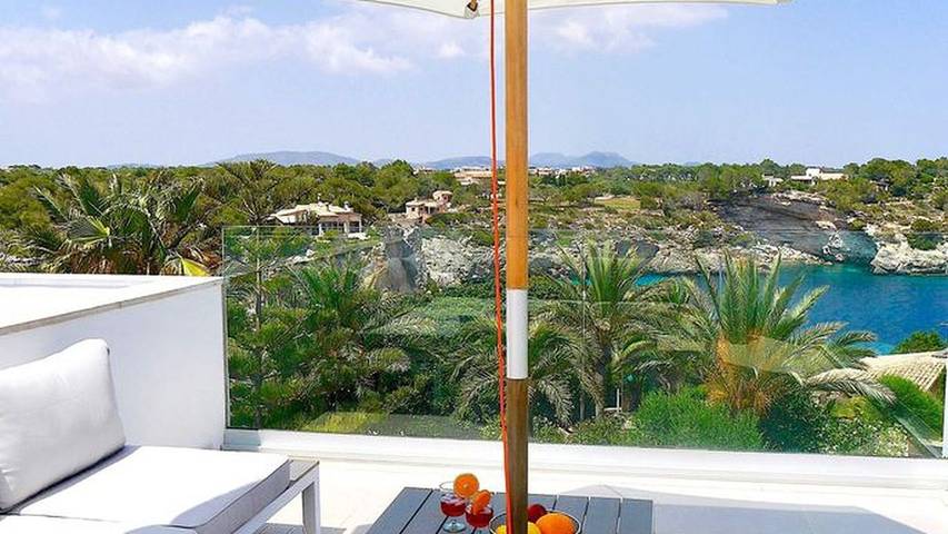 Finca für 4 Personen, mit Ausblick und Garten sowie Pool, kinderfreundlich in Cala Llombards