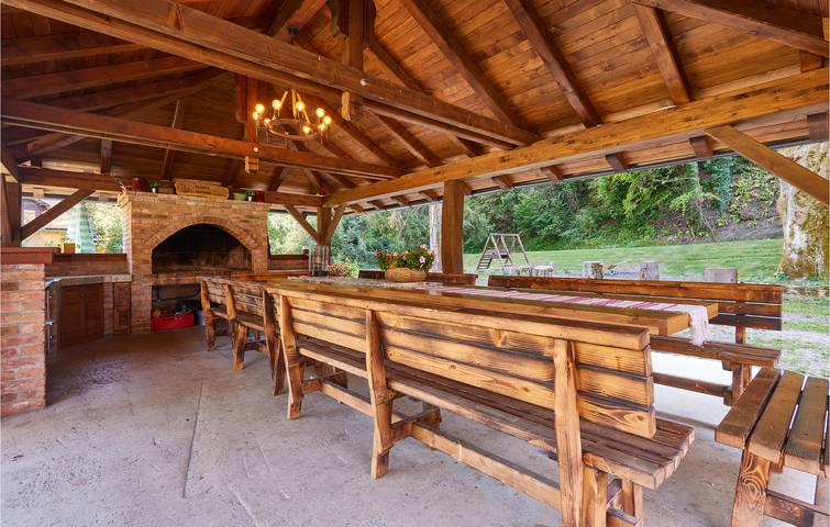 Charmante 300 m² große Wohnung mit beheiztem Pool und Terrasse in der Nähe des Zentrums von Samobor in Samobor, Zagreb und Umgebung