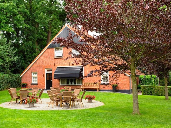 Vakantiehuis voor 14 personen, with Terras and Whirlpool as well as Tuin in Losser