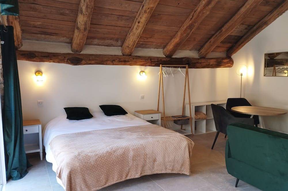 Appartement entier, Domaine de Servières - Gîte le Studio sur site natura 2000 in Le Caylar, Région de Lodève