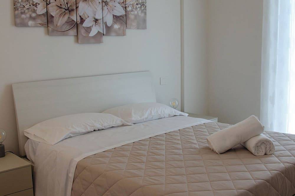 Entire apartment, Appartamento piano terra, vista mare! in Marcelli, Riviera del Conero