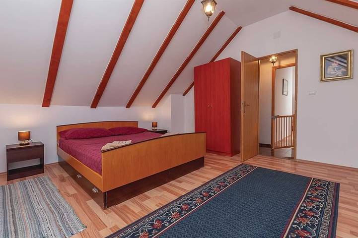 Neues Authentisches Steinhaus im Nationalpark Krka in Dalmatinisches Zagora