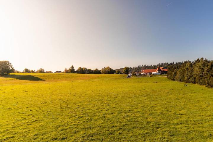 Hôtel pour 2 personnes, avec jacuzzi et terrasse ainsi que piscine et sauna à Saignelégier - 3