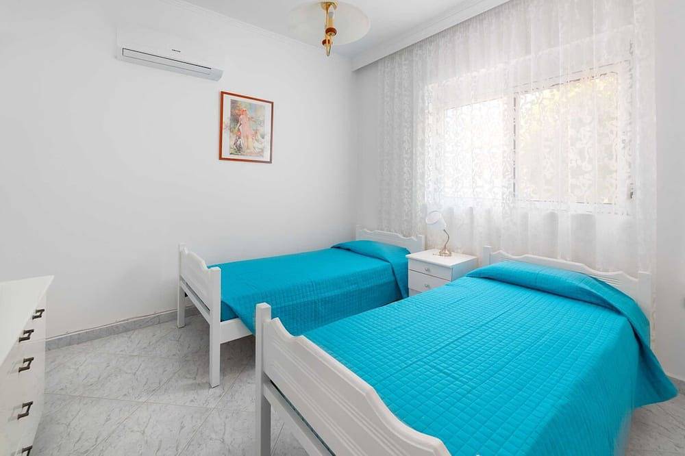 The  Cottage South  Escape  with beach front pool in Plimmyri, Rhodes