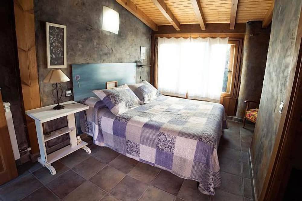 Rural house El Huerto de la Fragua for 5 people in Enciso, Valleys of the Leza, Jubera, Cidacos, and Alhama Rivers