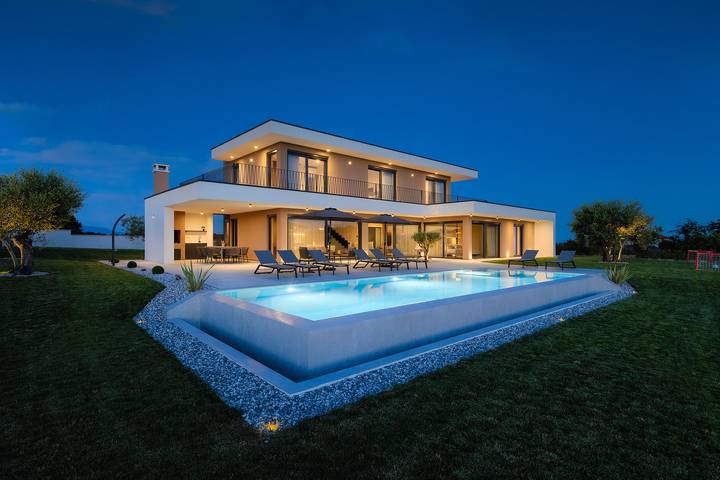 Location de vacances pour 8 personnes, avec balcon ainsi que piscine et jardin à Motovun - 2
