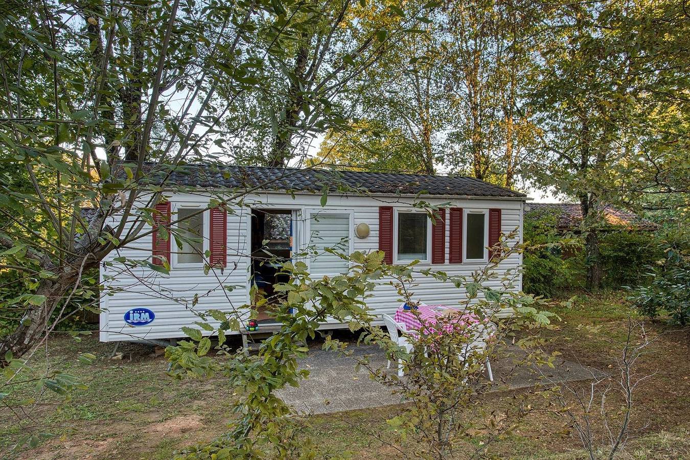 Camping 3 étoiles - Piscine - ccbeeii in Les Eyzies, Périgord Noir