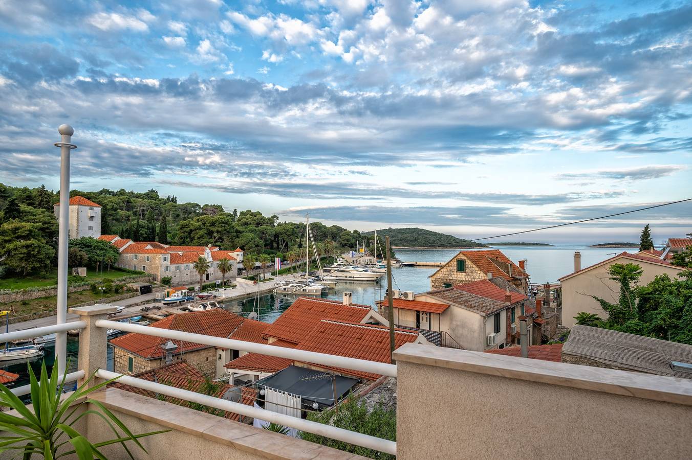 Ferienhaus für 6 Personen mit Meerblick in Maslinica, Solta