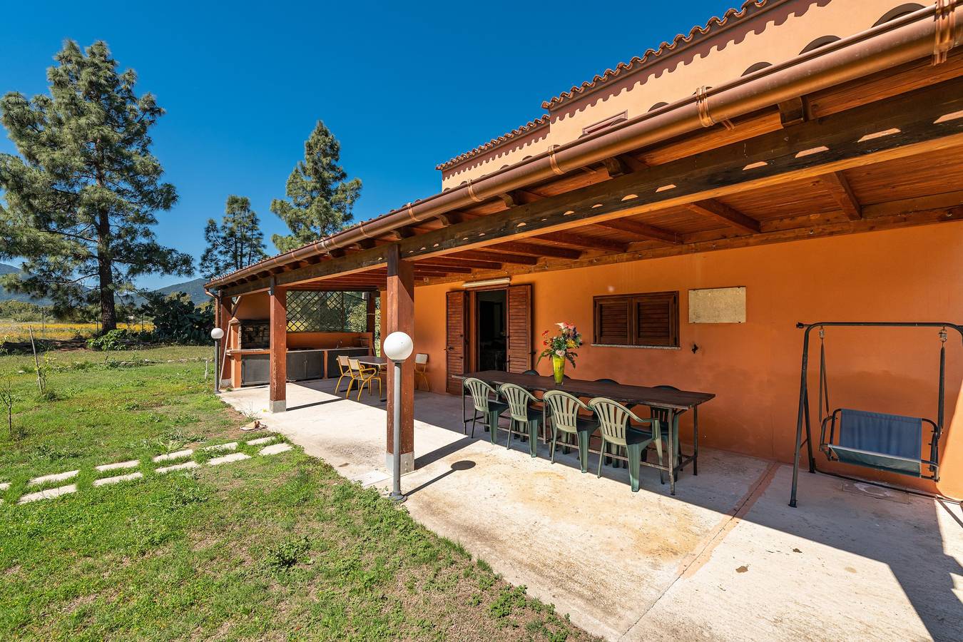 Villa "Giulia Piccola" in ländlicher Gegend in Meeresnähe mit Blick auf das Meer und Garten in Masone Pardu, Castiadas