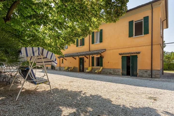 Villa per 6 persone, con Terrazza e Giardino nonché Piscina e Panorama a Rimini