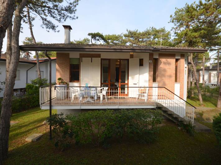 Ferienhaus für 6 Personen, mit Terrasse und Garten in Lignano Pineta