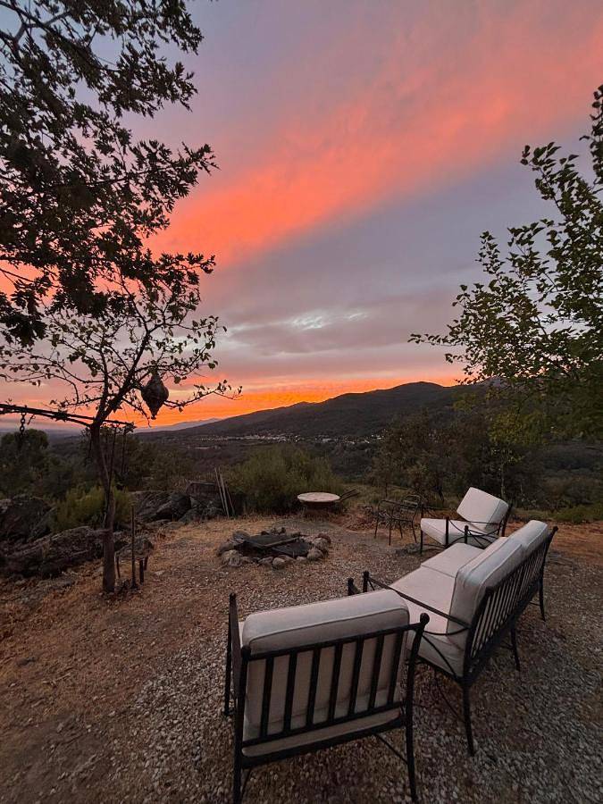Casa rural para 8 personas, con vistas y terraza además de piscina y jardín en Guisando