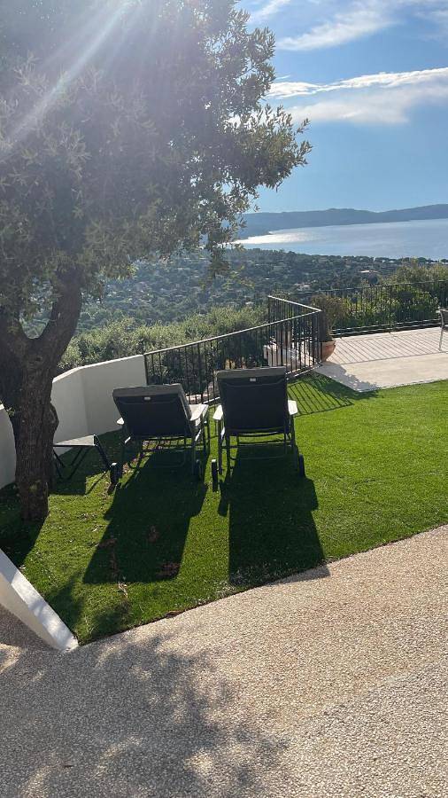 Chambre d’hôte pour 2 personnes, avec jardin ainsi que vue et piscine à Cavalaire-sur-Mer - 4