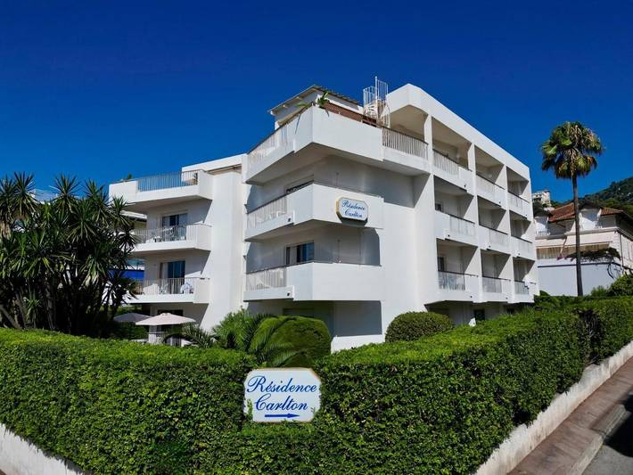 Location de vacances pour 16 personnes, avec piscine ainsi que jardin et vue, animaux acceptés à Beaulieu-sur-Mer