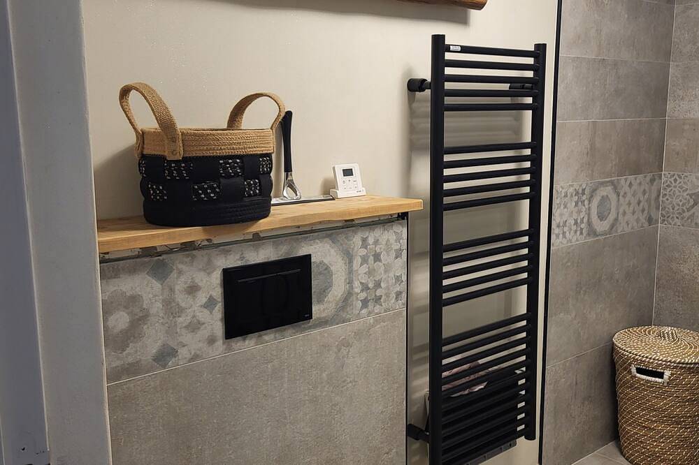 Apartment in quiet house in Saint-Cézaire-sur-Siagne, Region de Cannes