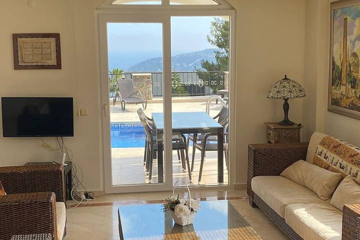 Villa für 9 Personen, mit Pool und Balkon sowie Garten und Whirlpool, mit Haustier in Alanya
