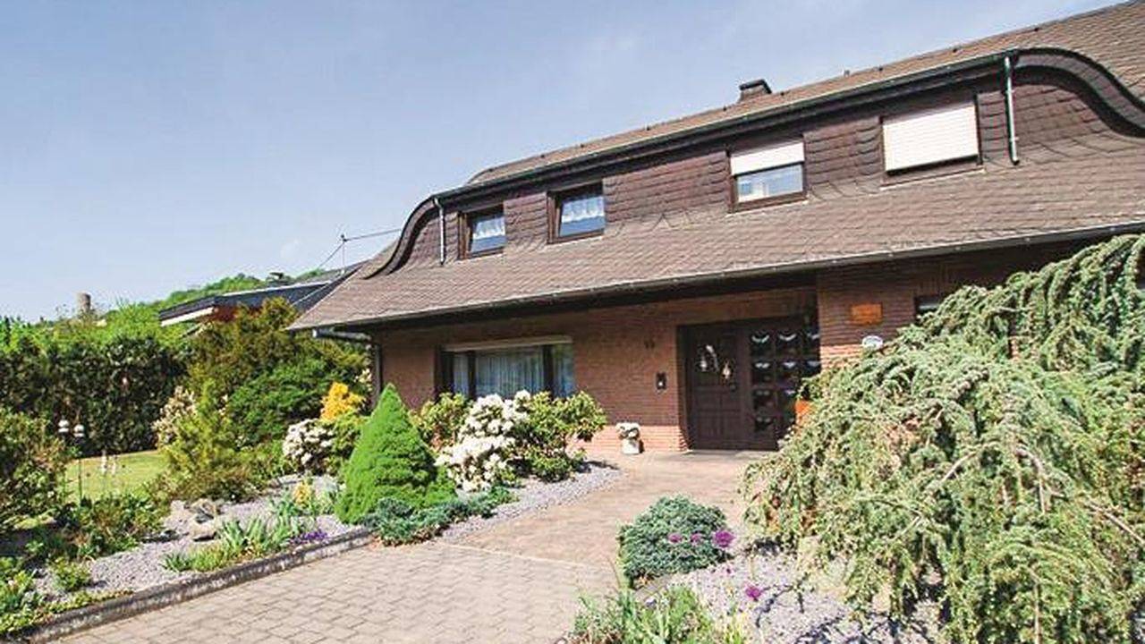 Geheel vakantieappartement, Vakantieappartement voor 2 personen met terras in Monreal, Osteifel