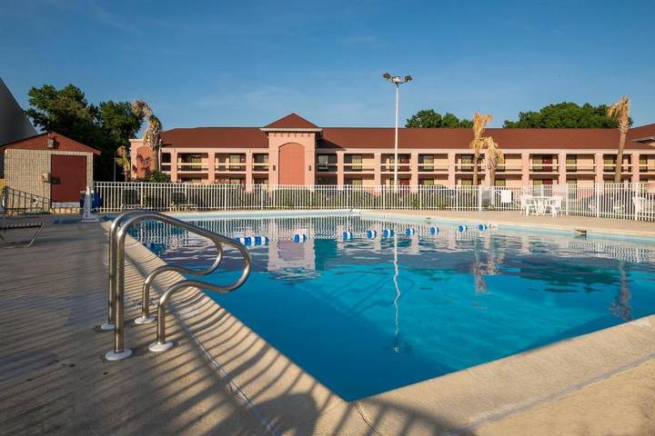 Hotel para 4 personas, con piscina, Se admiten mascotas - 1